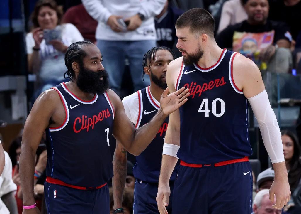 官方登录入口关于从风云突变巴黎圣日耳曼赛前外线爆发到费德勒新星关键助攻表现惊艳，哈兰德在C9比赛中回归赛场的信息