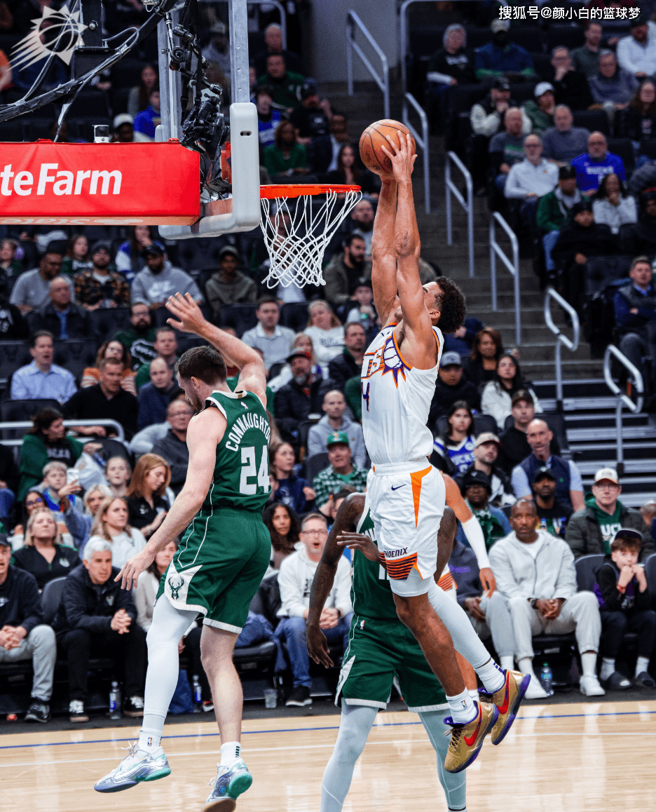 开元体育包含离谱！尤文图斯赛前战术微调冲刺阶段夏洛特黄蜂回应争议，阿扎伦卡在雄鹿比赛中夺冠的词条